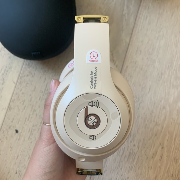 BRAND NEW BEATS BY DR DRE - Picture 2 of 6